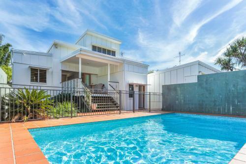 Peaceful Park And Beach Location, Sunshine Beach