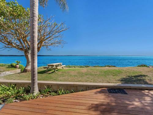 Mermaids Rest @ Corlette