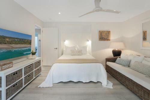Beachside Luxury, Sunrise Beach