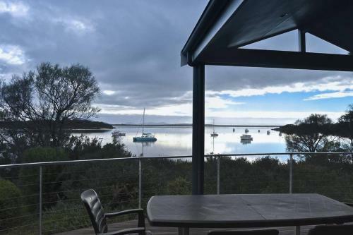 Rest A Shore Coffin Bay