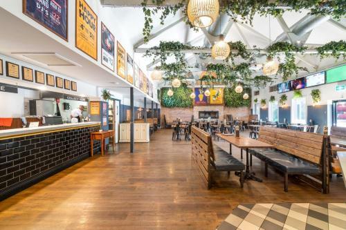 Sydney Junction Hotel