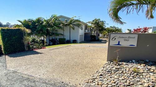 Villa Sapphire Blue