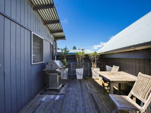 Illaroo I Absolute Waterfront With Spa