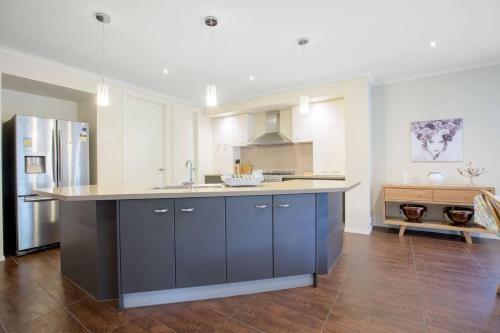 Magnificent Lux Stay@mont Albert 4br/wifi/garage