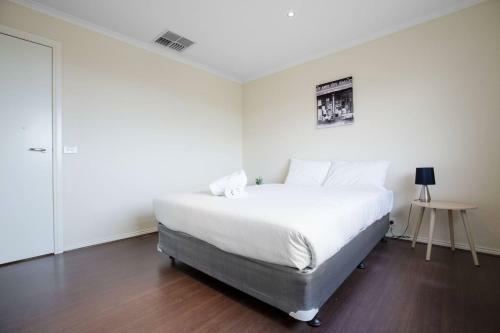 Magnificent Lux Stay@mont Albert 4br/wifi/garage