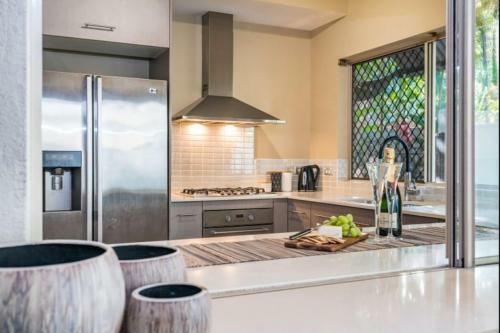 Villa Resort Living With Private Pool Sleeps 8
