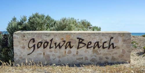Unwind @ Goolwa Beach House - Pet Friendly