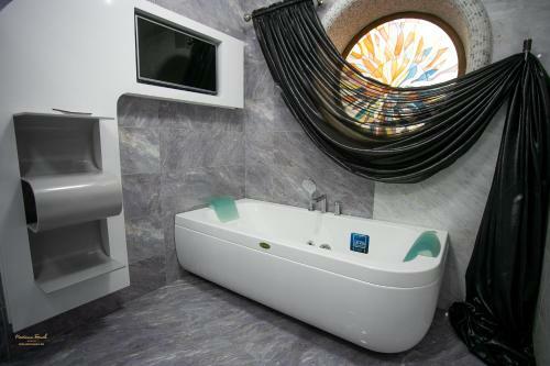 Hotel Mariana Trench
