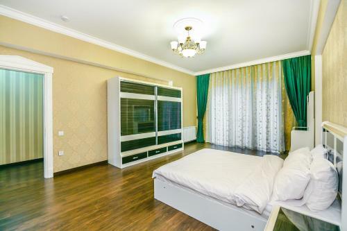 Apartment On 28 Mall