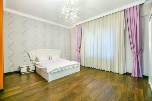 Apartment On 28 Mall