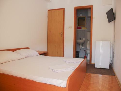 Hostal Apartments And Rooms Mato