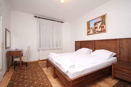 Apartment "adi"