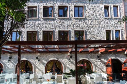 Integra Hotel