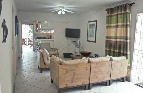 Villa Three Bedroom Apartment On The Beach