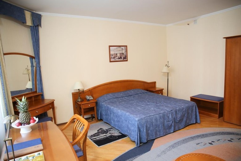 Ozerkovskaya Hotel