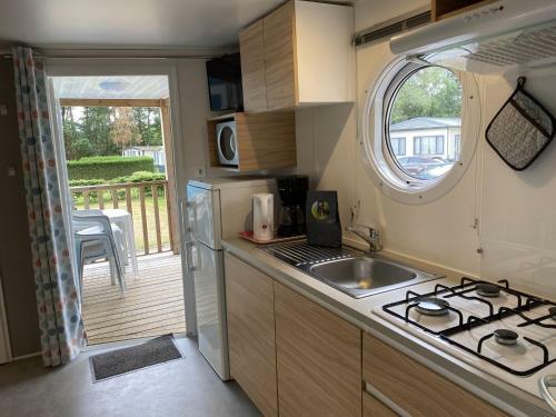 Neat Chalet With Microwave, Antwerp At 39 Km