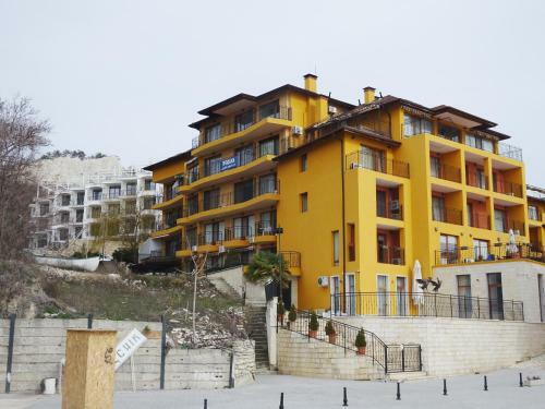 Supreme Apartments