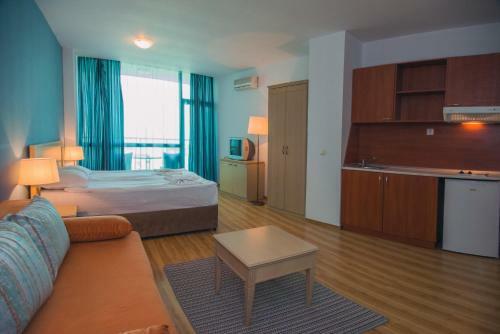 Primorsko Del Sol Apartments