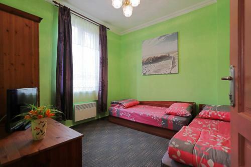 Hostal Like Home Guest House - Hristo Botev