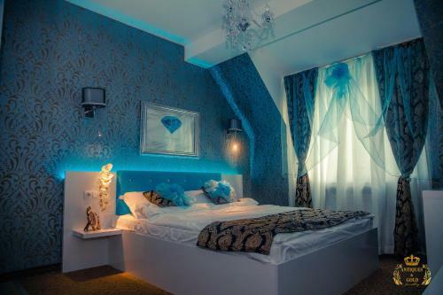 Antiques & Gold Boutique Hotel