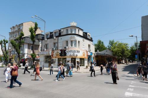 Antiques & Gold Boutique Hotel