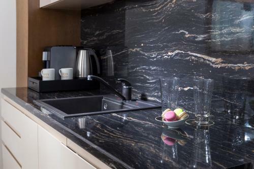 Hotel Onyx Beach Residence - Free Parking & Beach Access
