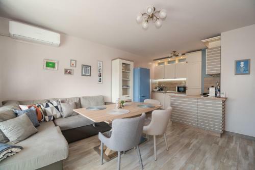 Happy Town Apartments