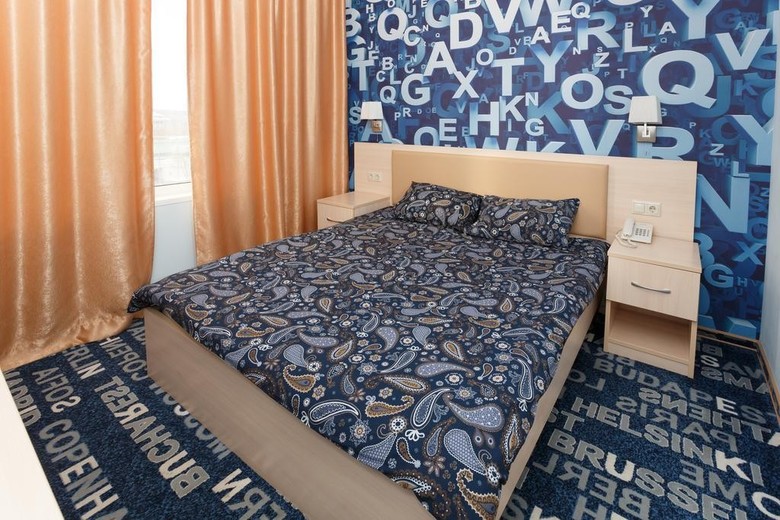 Yunost Hotel