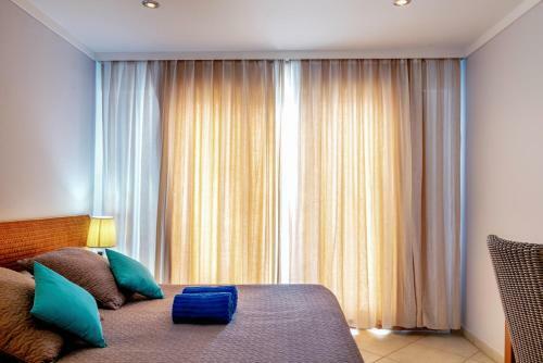 Oceanfront Apartment Dolphin At Den Laman