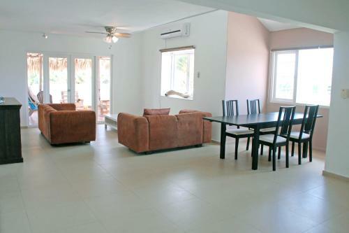 Bed & Breakfast Bnbbonaire Near The Ocean