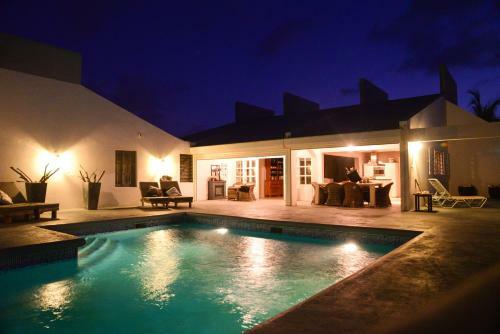 Villa Hakuna Matata Bonaire - Pool & Sea View