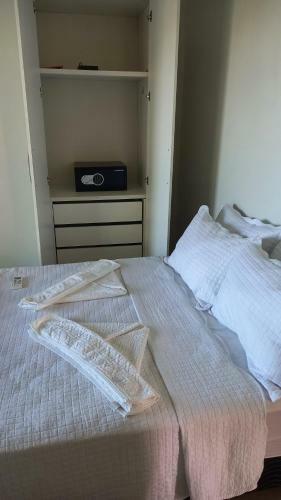 Casa Com 6 Quartos A Beira Mar Em Condom�nio Em Angra Dos Reis.