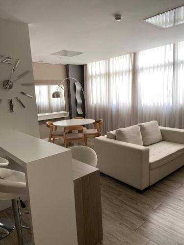 Apartamento Flat Confort�vel E Espa�oso (Apto 808)