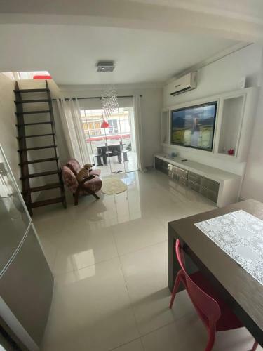 Casa Com Piscina, Churrasqueira E Sinuca