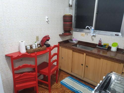 Apartamento Inteiro. Pompeia. 100mts Da Praia.