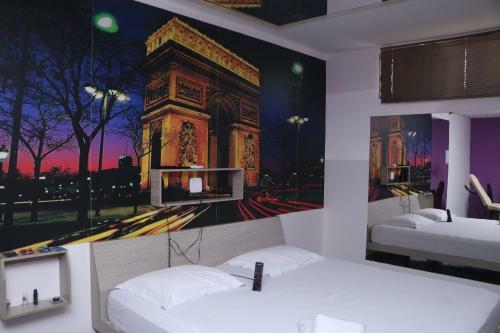 Paris Motel
