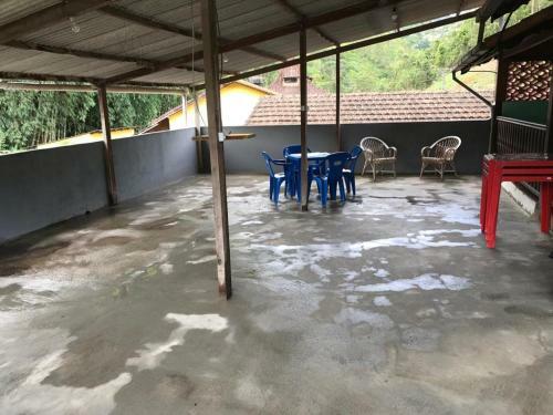 Pe�es House