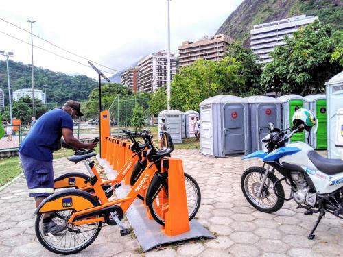 Apartamento Copacabana 3 Quartos Com Ar Cond Garagem A 2 Qds Da Praia