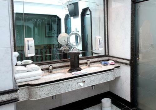 Hotel Motel Colonial Palace (Adults Only)