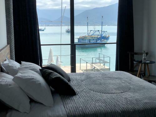 1819 Marine Hotel