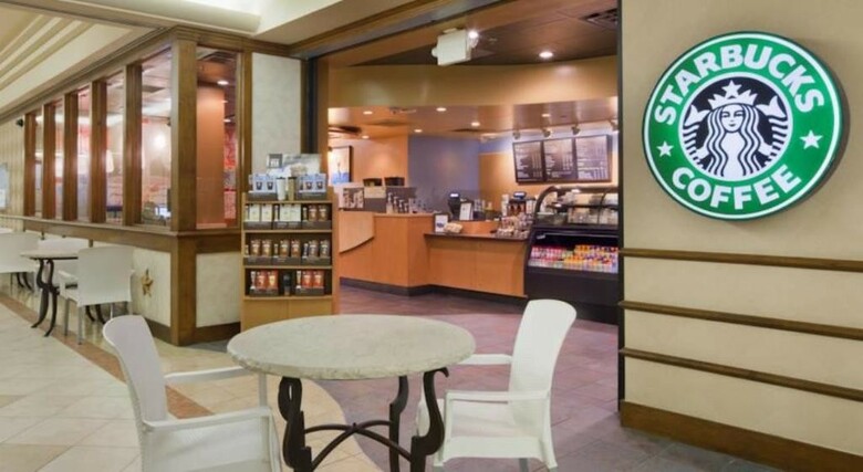 Hotel Doubletree By Hilton At The Entrance To Universal Orlando