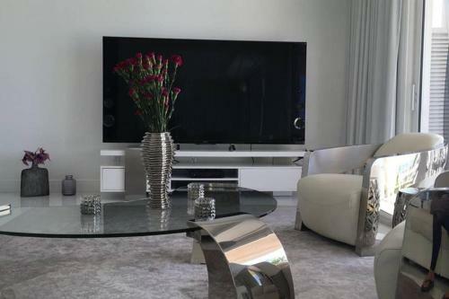 White House - Exclusive Luxury Beachfront Villa - Private White Sand Beach