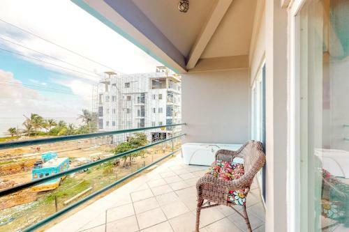 Suite E302 @ Mara Laguna