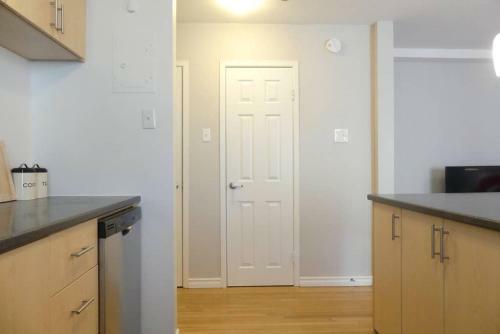 Central & Quiet Apartment