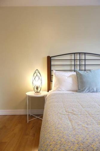 Apartamento Belle Aire - Upper � Luxurious Getaway - Centrally Located