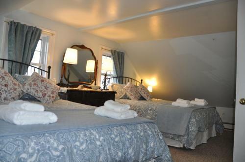 Clothesline B&B In Hubbards Cove