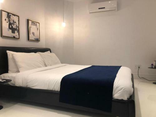 Hostal Room In Guest Room - Studio Basement Downton Musees District