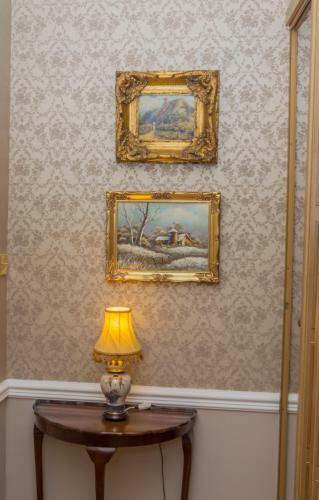 Hostal View On Neva