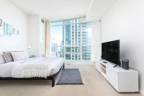 Amazingly Located Studio With Lake Views