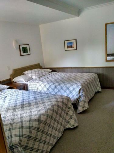 Lodge High Falls Motel & Cabins